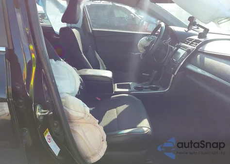 2015 Toyota Camry Se z USA, uszkodzony, nr VIN 4T1BF1FK2FU907335